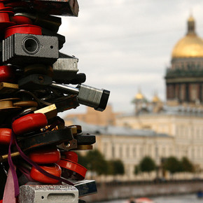 Bridge of Kisses (Potseluev Most)